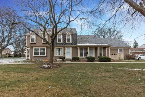 2939 Whittier Crt Ct, Ann Arbor, MI 48104