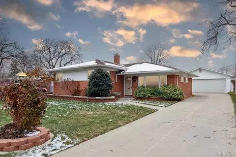 14135 Cavell St, Livonia, MI 48154