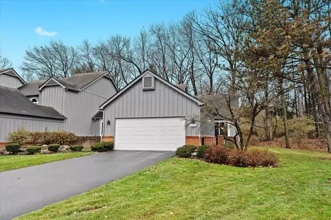 28570 Venice Cir, Farmington Hills, MI 48334
