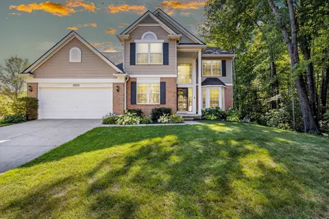 4901 Fairgrove Ln, Commerce, MI 48382