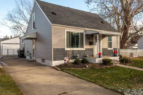 22013 Avalon St, Saint Clair Shores, MI 48080