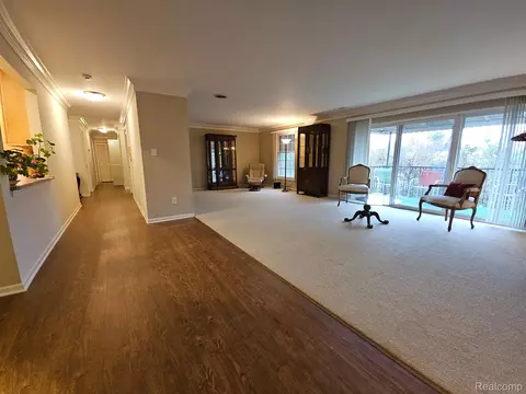 19710 W Thirteen Mile Rd #205, Beverly Hills, MI 48025