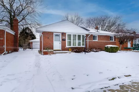 22044 Visnaw St, Saint Clair Shores, MI 48081
