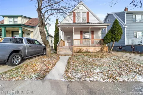 618 Walnut St, Wyandotte, MI 48192