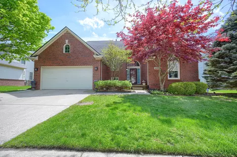 43033 Brookstone Dr, Novi, MI 48377
