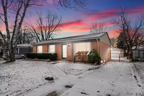 9626 Hamilton St, Van Buren, MI 48111