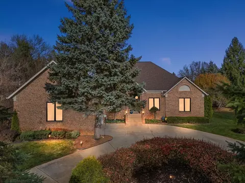 2673 John Warren Dr, West Bloomfield, MI 48324