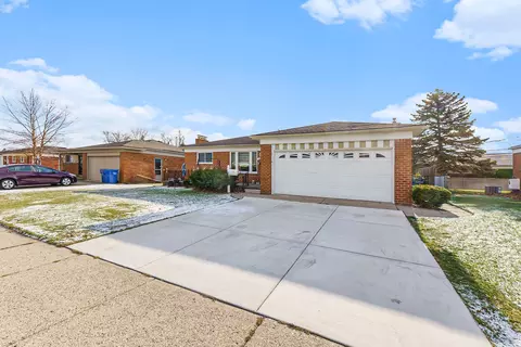 13710 Colpaert Dr, Warren, MI 48088