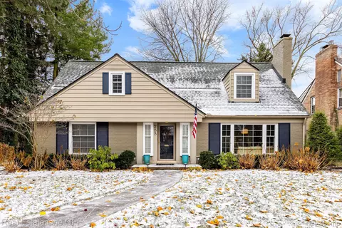 255 Hamilton, Grosse Pointe Farms, MI 48236