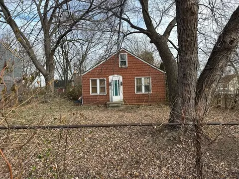 25306 Peter Kaltz Rd, Warren, MI 48091