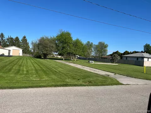 1680 SE Boutell Rd, Essexville, MI 48732
