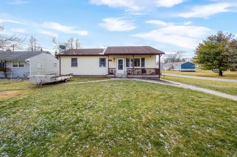 6172 Edwards St, South Rockwood, MI 48179