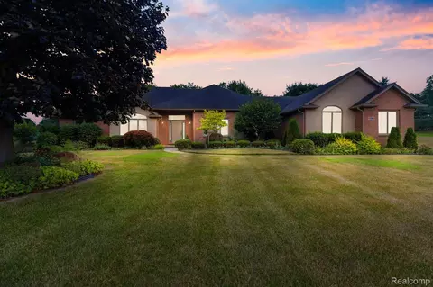 71064 Burlison Ln, Bruce Township, MI 48065