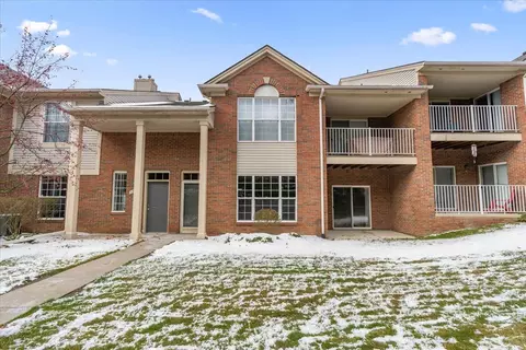 1818 Flagstone Cir 34 5 Cir #34, Rochester, MI 48307