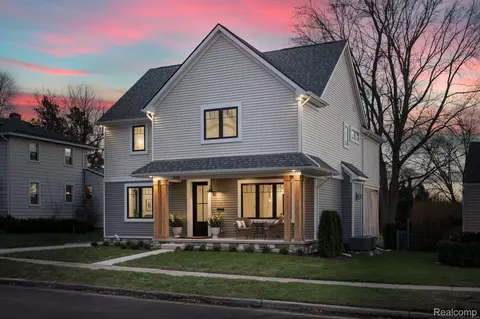 913 Fairview Ave, Rochester, MI 48307