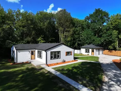20010 W County Line Rd, Battle Creek, MI 49037