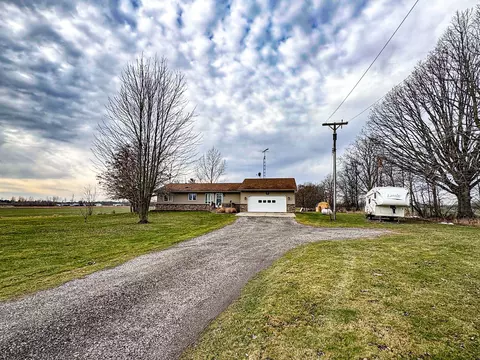 7615 Wildcat Rd, Grant, MI 48032