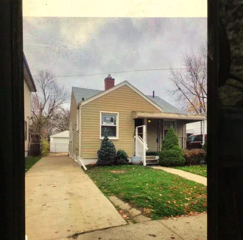 2065 Paris Ave, Lincoln Park, MI 48146