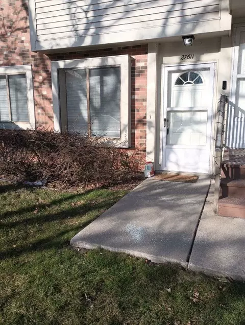 27611 Harrison Woods Ln, Harrison, MI 48045