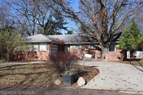 23040 Pembroke Ave, Detroit, MI 48219