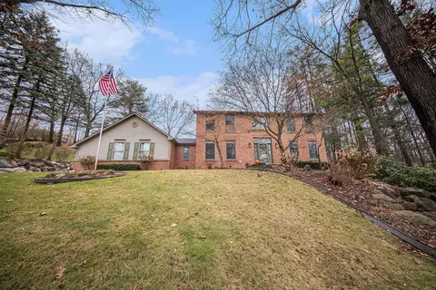 695 Heritage Dr, Milford, MI 48381