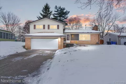 3381 Cutler Dr, Waterford, MI 48329