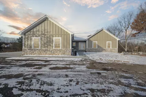 1639 Frech Ln, Howell, MI 48843