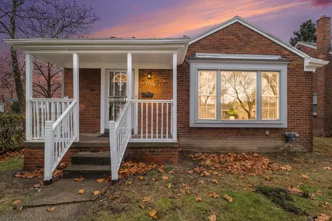 23501 Scotia Rd, Oak Park, MI 48237