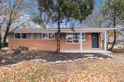 27112 Merideth Dr, Warren, MI 48092