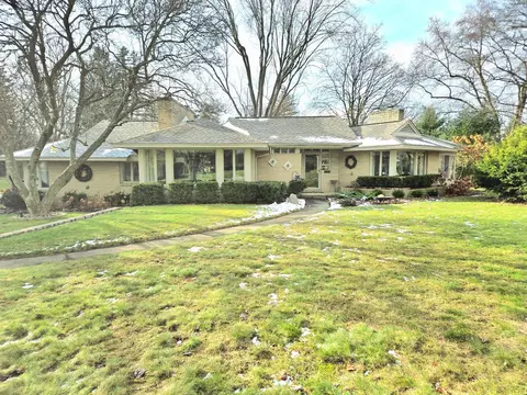 1435 Kra Nur Dr, Burton, MI 48509