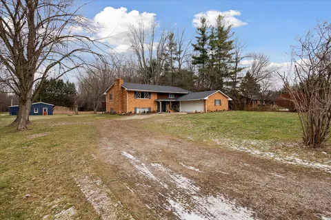 10353 Willow Rd, Augusta, MI 48191