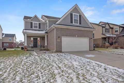 37085 Elia St, Livonia, MI 48154