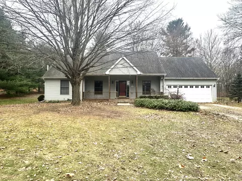 8255 N Territorial Rd, Webster, MI 48130