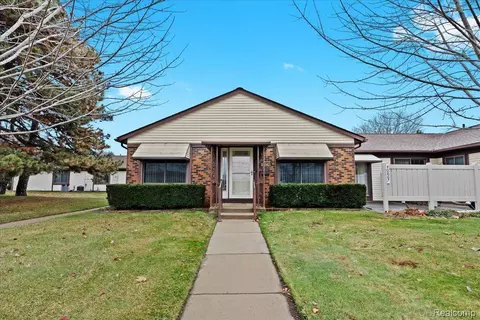 40867 Newport Dr, Plymouth, MI 48170