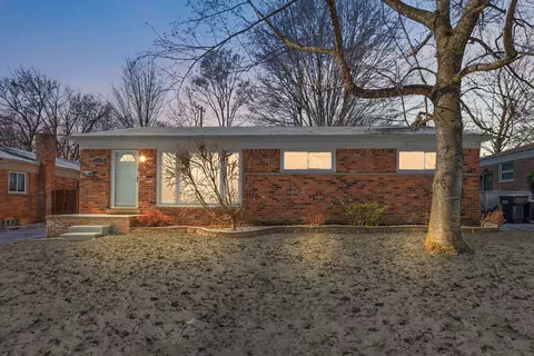 1155 Sycamore Dr, Rochester, MI 48307
