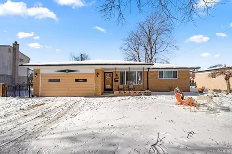 30627 Scrivo Dr, Warren, MI 48092