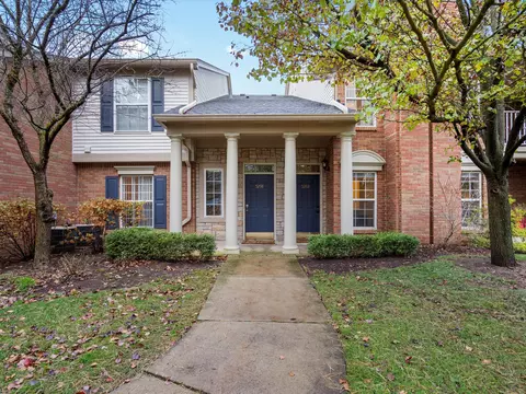 5288 Brookemonte Cir, Oakland, MI 48306
