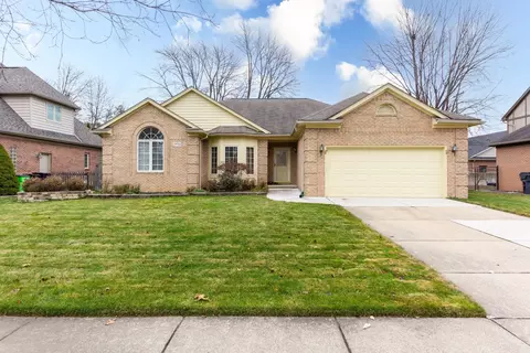 39708 Southpointe Ave, Harrison, MI 48045