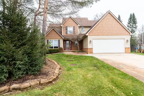 2125 Casey Ln, Highland, MI 48356