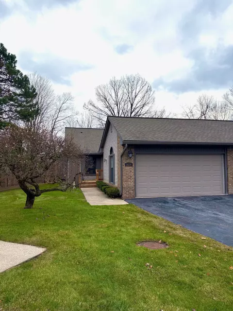 14118 Meadow Hill Ln, Plymouth, MI 48170