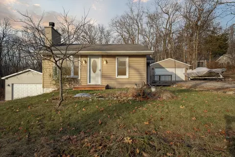 886 Hurley Dr, Marion, MI 48843