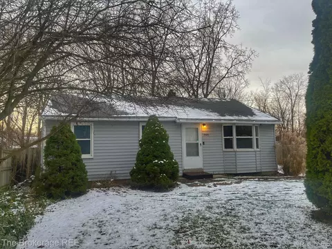 2545 Lavelle Rd, Flint, MI 48504
