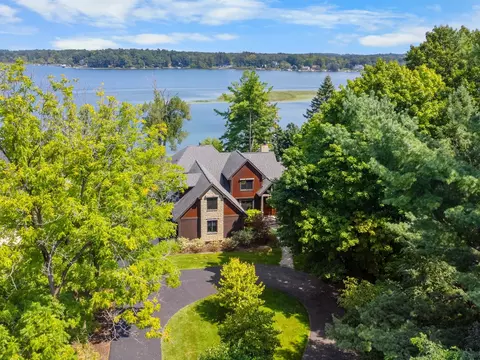3915 Highcrest Dr, Genoa, MI 48116