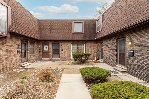 5005 Crooks Rd #34, Royal Oak, MI 48073