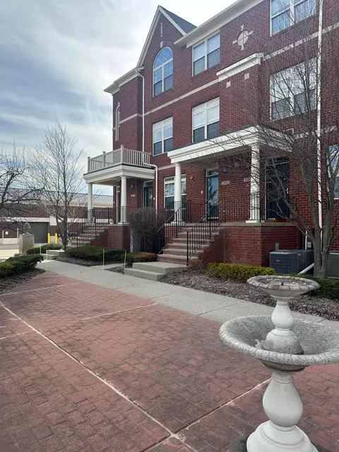 1384 Devon Ln, Troy, MI 48084