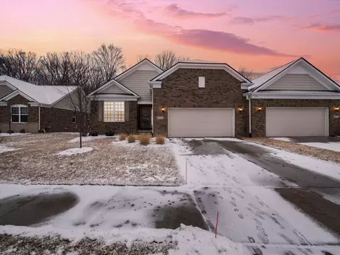 48724 Windfall Rd, Novi, MI 48374