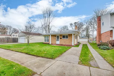850 N Webik Ave, Clawson, MI 48017