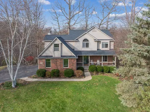 8187 Baypointe Dr, Brighton, MI 48114