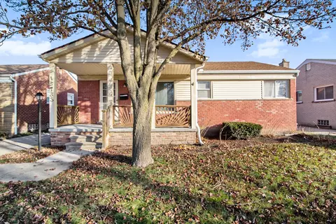 15733 Cameron St, Southgate, MI 48195