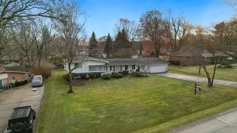 36531 Quakertown Ln, Farmington Hills, MI 48331